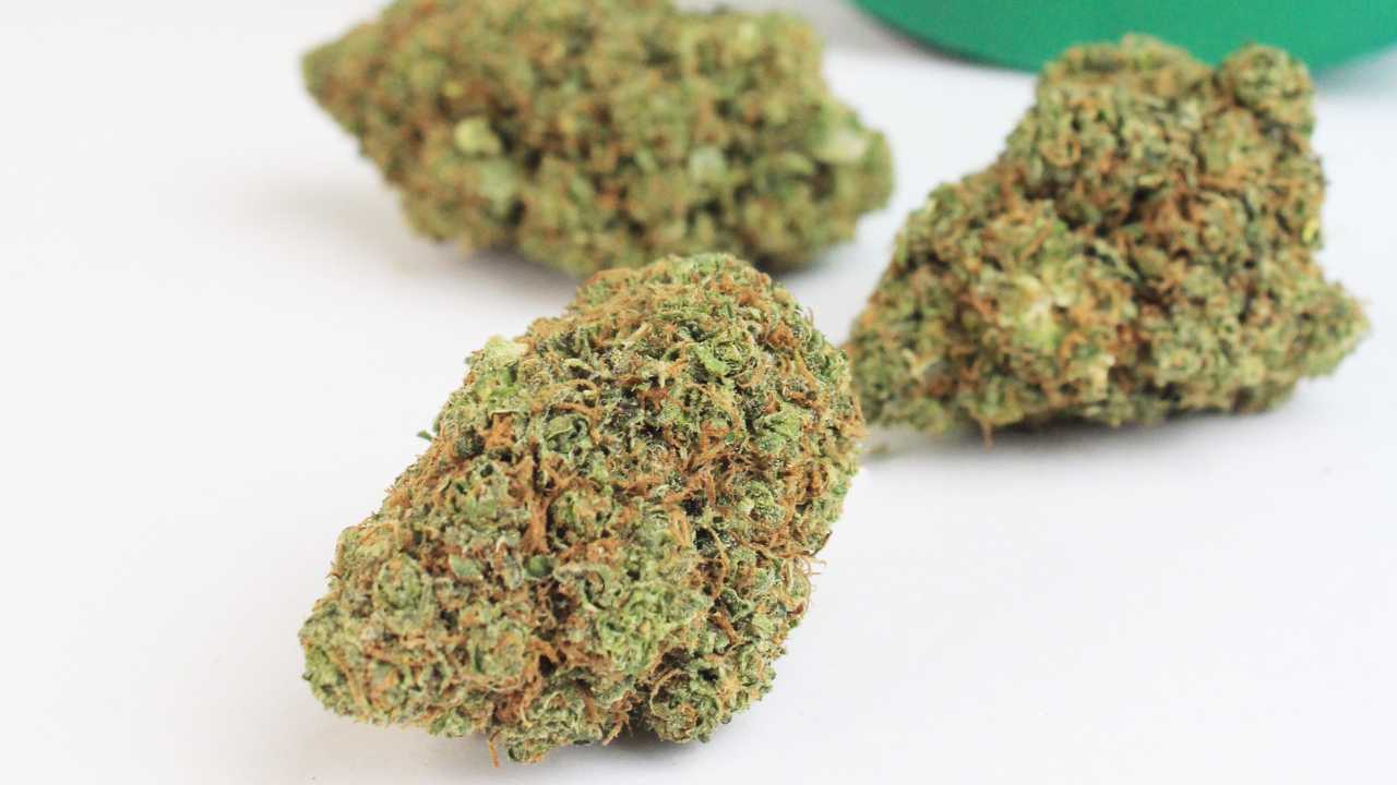 Delta-9 THC, Delta-8 THC, THC : quelles différences ?