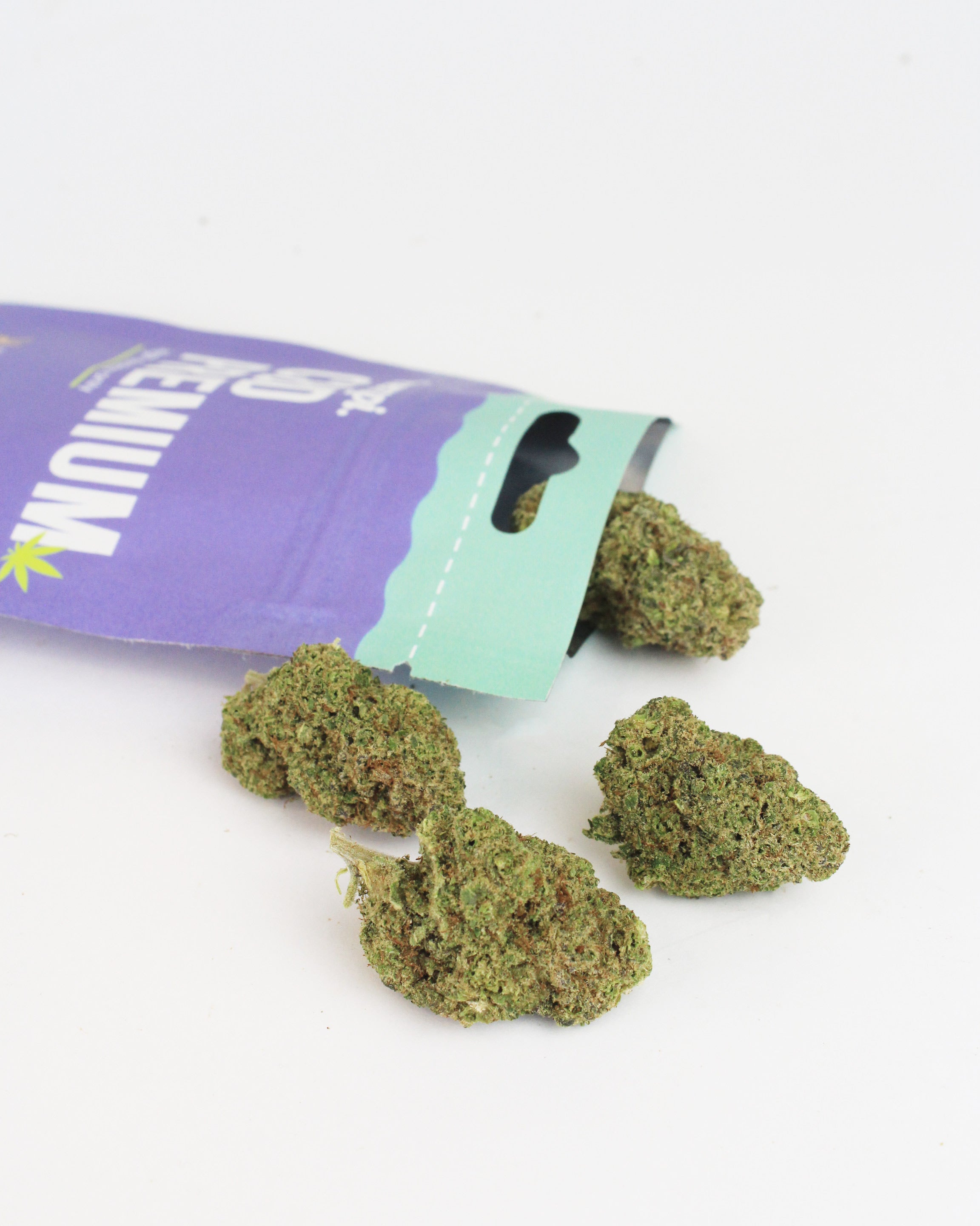 malabar fleur de cbd cannabis legal indoor